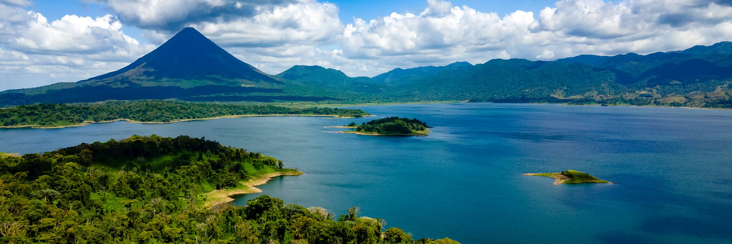 Arenal Volcano and La Fortuna landscape