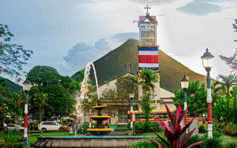 La Fortuna town culture