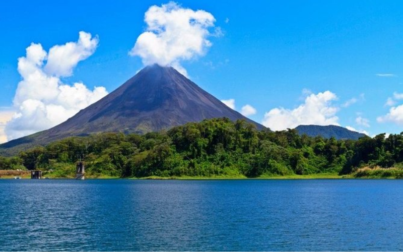 Arenal Volcano view